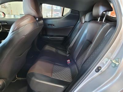2018 Toyota C-HR - Thumbnail
