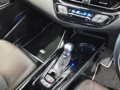 2018 Toyota C-HR - Thumbnail