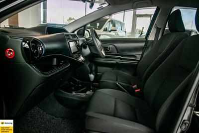 2015 Toyota Aqua - Thumbnail