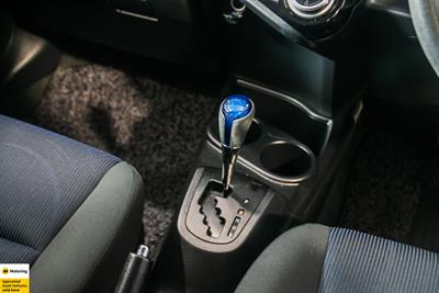 2015 Toyota Aqua - Thumbnail