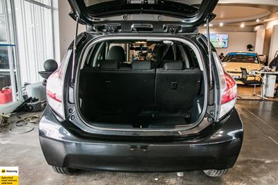 2015 Toyota Aqua - Thumbnail
