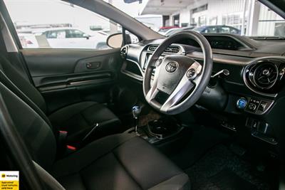 2015 Toyota Aqua - Thumbnail