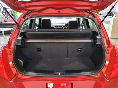 2014 Suzuki Swift - Thumbnail