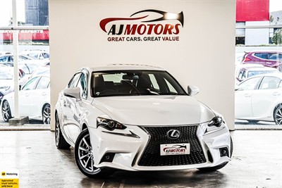 2013 Lexus IS 300h