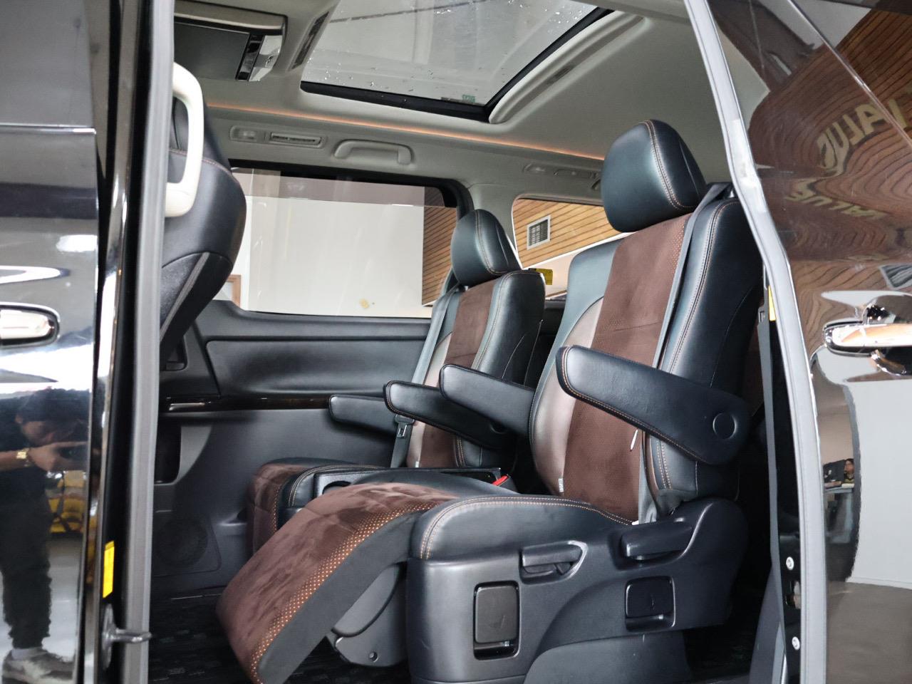2015 Toyota Alphard