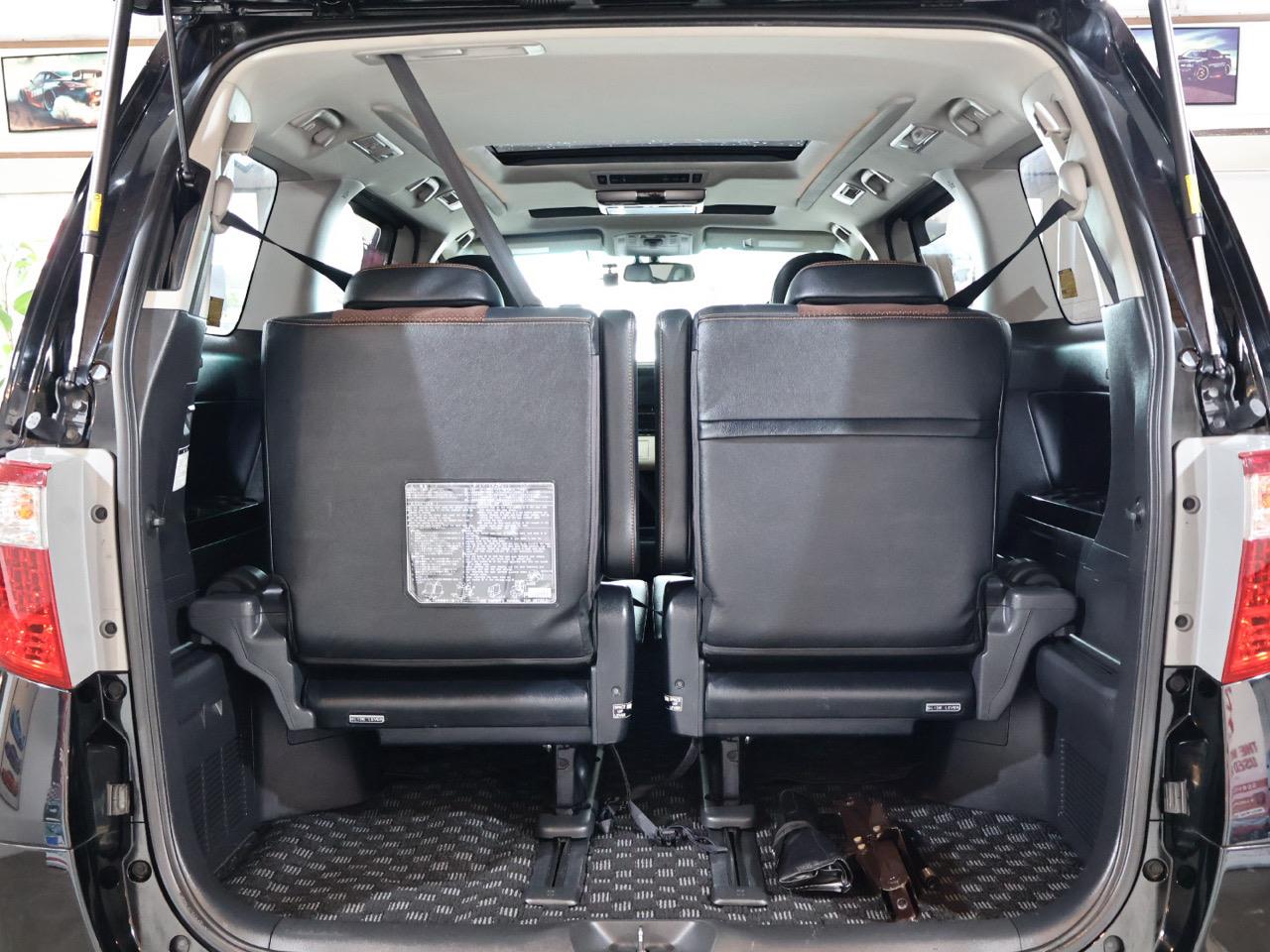 2015 Toyota Alphard