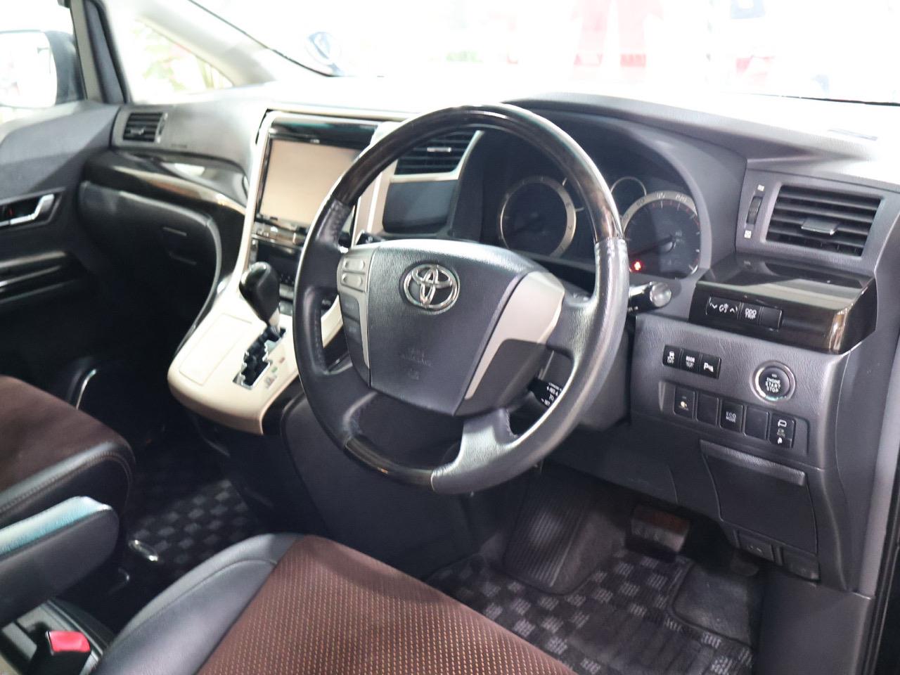 2015 Toyota Alphard