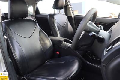 2014 Toyota Prius - Thumbnail