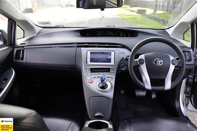 2014 Toyota Prius - Thumbnail