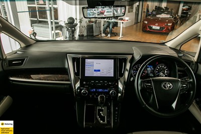 2023 Toyota Alphard - Thumbnail