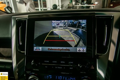 2023 Toyota Alphard - Thumbnail