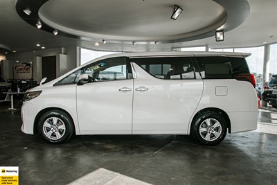 2023 Toyota Alphard - Thumbnail