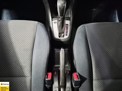 2015 Suzuki Swift - Thumbnail