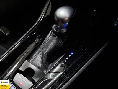 2017 Toyota C-HR - Thumbnail