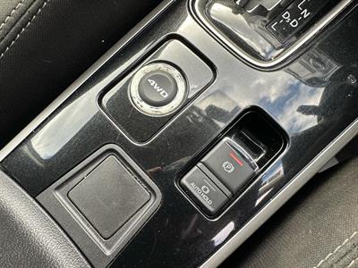 2017 Mitsubishi Outlander - Thumbnail