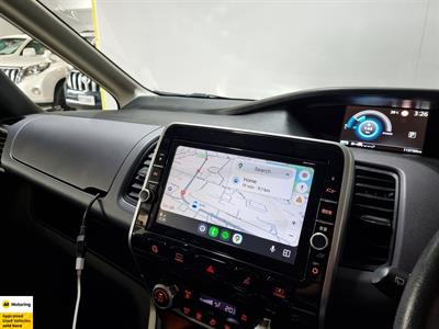 2018 Nissan Serena - Thumbnail