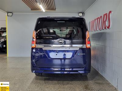 2018 Nissan Serena - Thumbnail