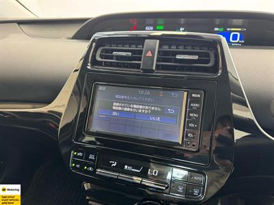 2019 Toyota Prius - Thumbnail