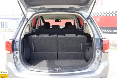 2021 Mitsubishi Outlander - Thumbnail