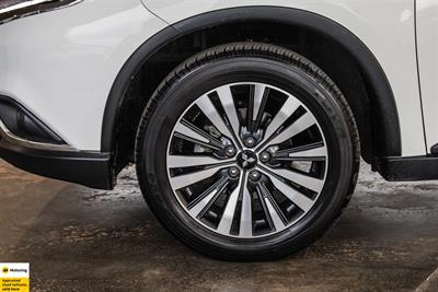 2020 Mitsubishi Outlander - Thumbnail