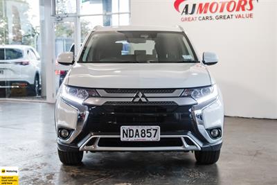 2020 Mitsubishi Outlander - Thumbnail