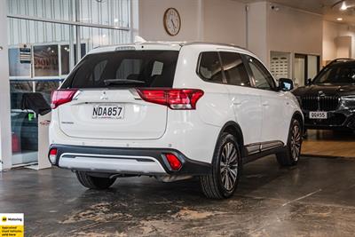 2020 Mitsubishi Outlander - Thumbnail