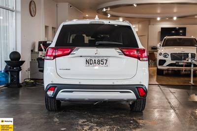 2020 Mitsubishi Outlander - Thumbnail