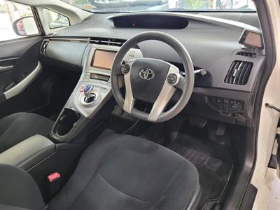 2012 Toyota Prius - Thumbnail