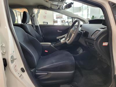 2012 Toyota Prius - Thumbnail