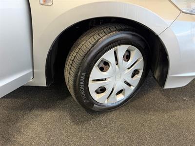 2013 Honda Insight - Thumbnail