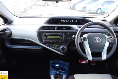 2014 Toyota Aqua - Thumbnail