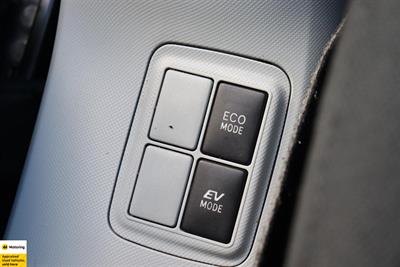 2014 Toyota Aqua - Thumbnail