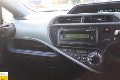 2014 Toyota Aqua - Thumbnail