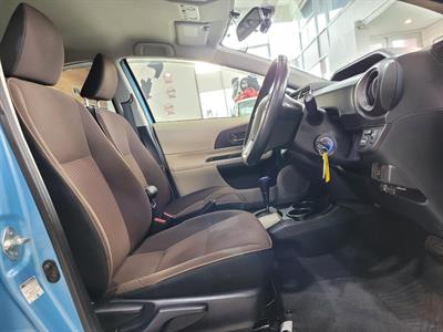 2013 Toyota Aqua - Thumbnail