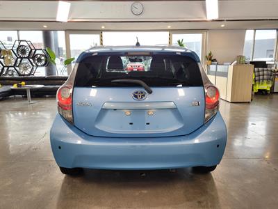 2013 Toyota Aqua - Thumbnail