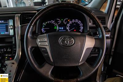 2012 Toyota Vellfire - Thumbnail