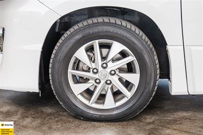2012 Toyota Vellfire - Thumbnail