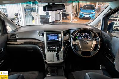 2012 Toyota Vellfire - Thumbnail
