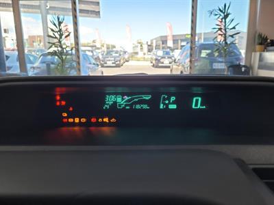 2013 Toyota Aqua - Thumbnail