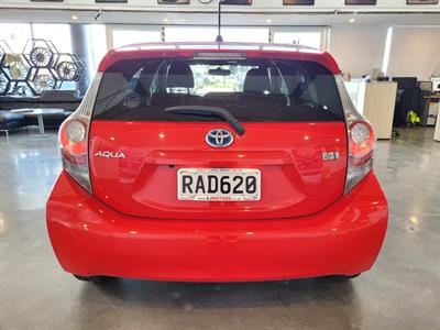 2013 Toyota Aqua - Thumbnail
