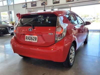 2013 Toyota Aqua - Thumbnail