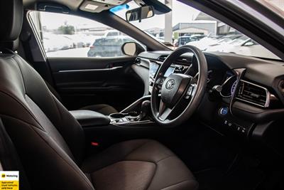 2019 Toyota Camry - Thumbnail