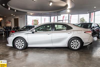 2019 Toyota Camry - Thumbnail