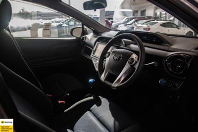 2015 Toyota Aqua - Thumbnail