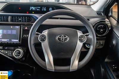 2015 Toyota Aqua - Thumbnail