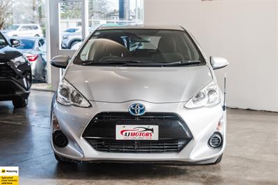 2015 Toyota Aqua - Thumbnail