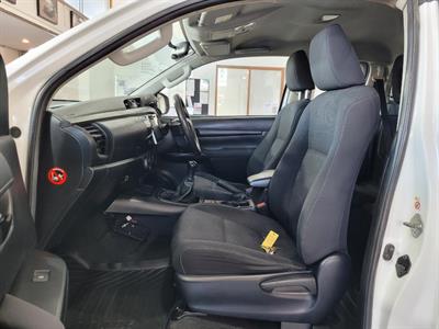 2016 Toyota Hilux - Thumbnail