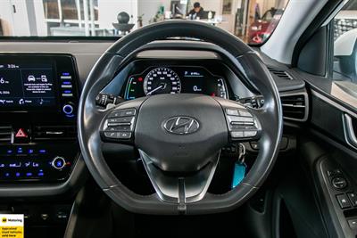 2022 Hyundai IONIQ - Thumbnail
