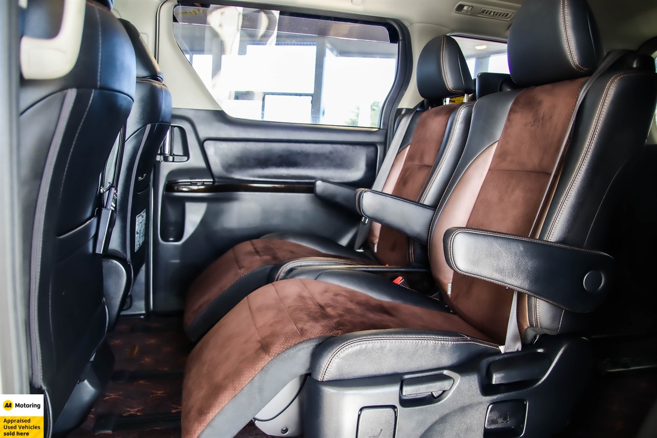 2013 Toyota Alphard