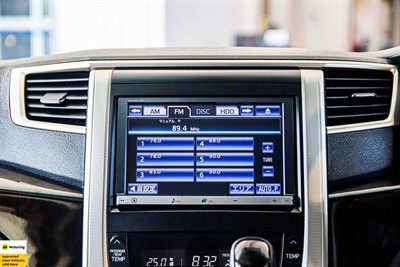 2013 Toyota Alphard - Thumbnail